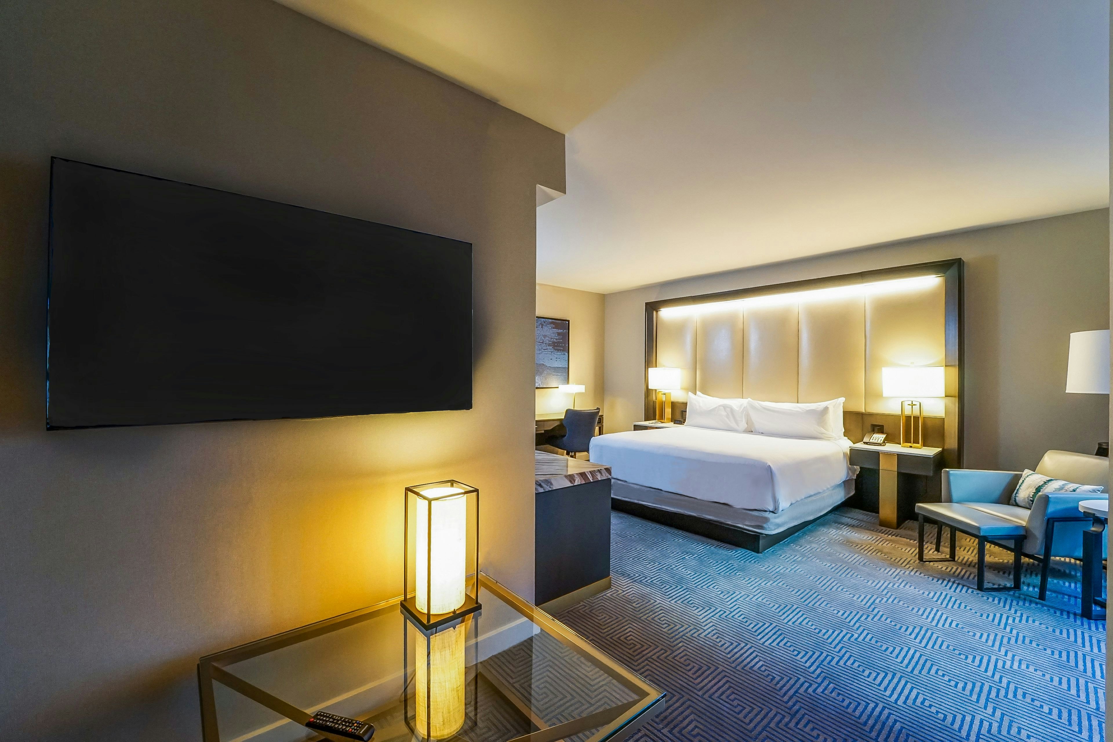 غرفة تنفيذية بسرير كينج، InterContinental Washington D.C. - The Wharf, an IHG Hotel 2/5