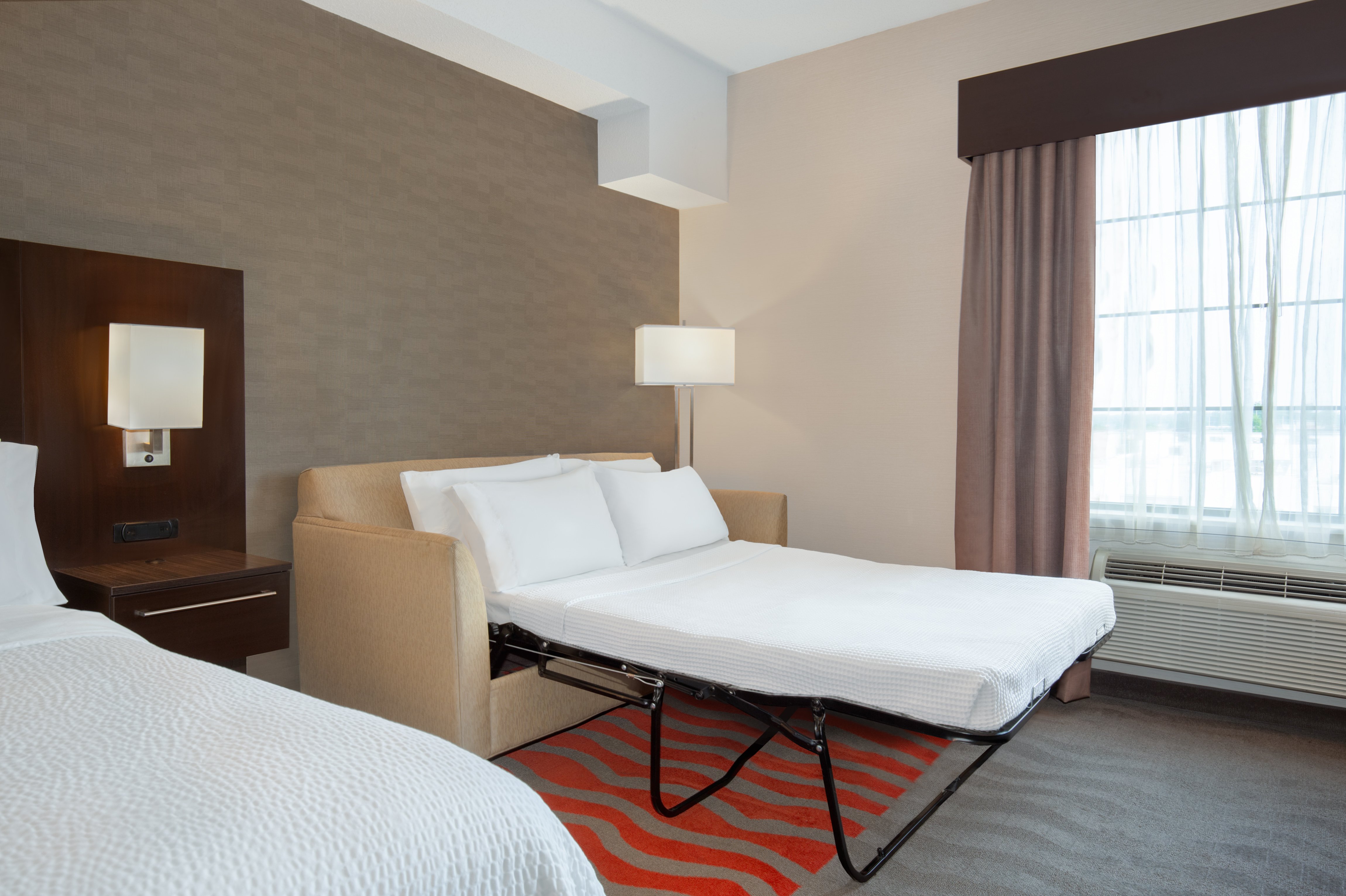 Holiday Inn Express Barrie 20/75