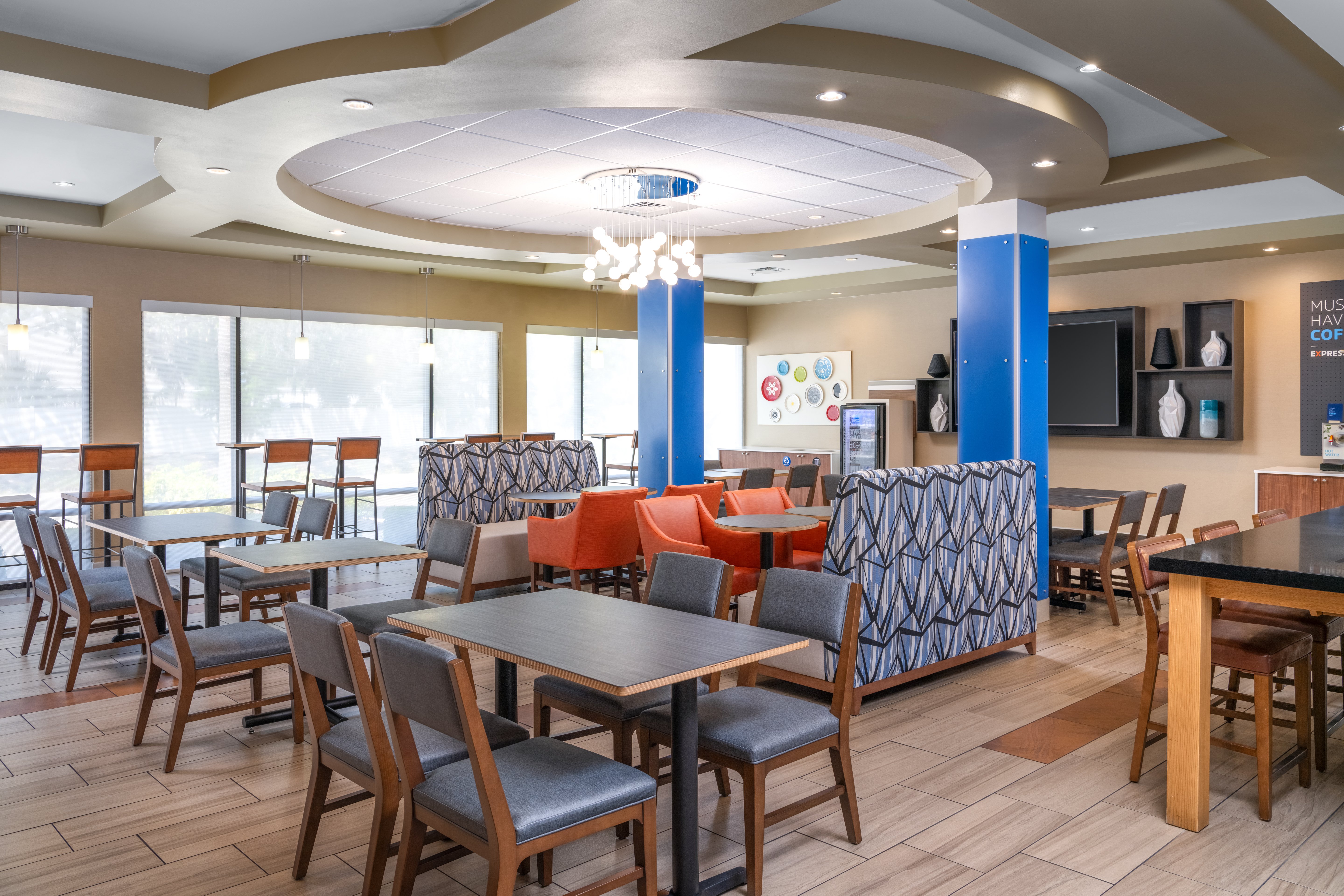Holiday Inn Express And Suites Lakeland South 33/50