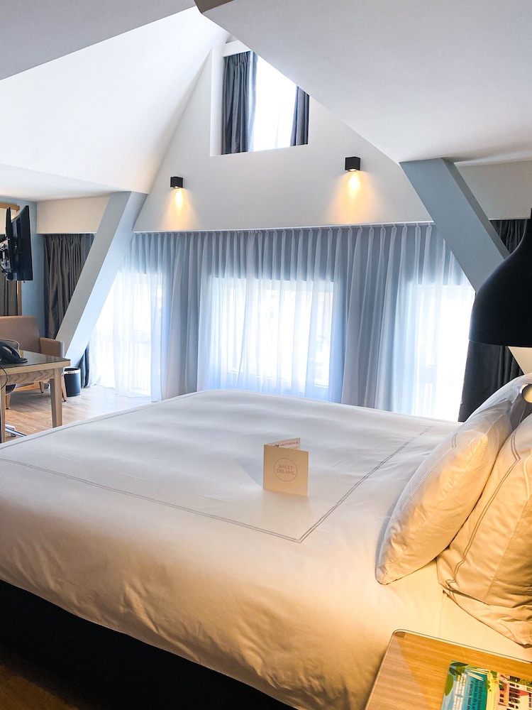 Swissotel Amsterdam 24/73