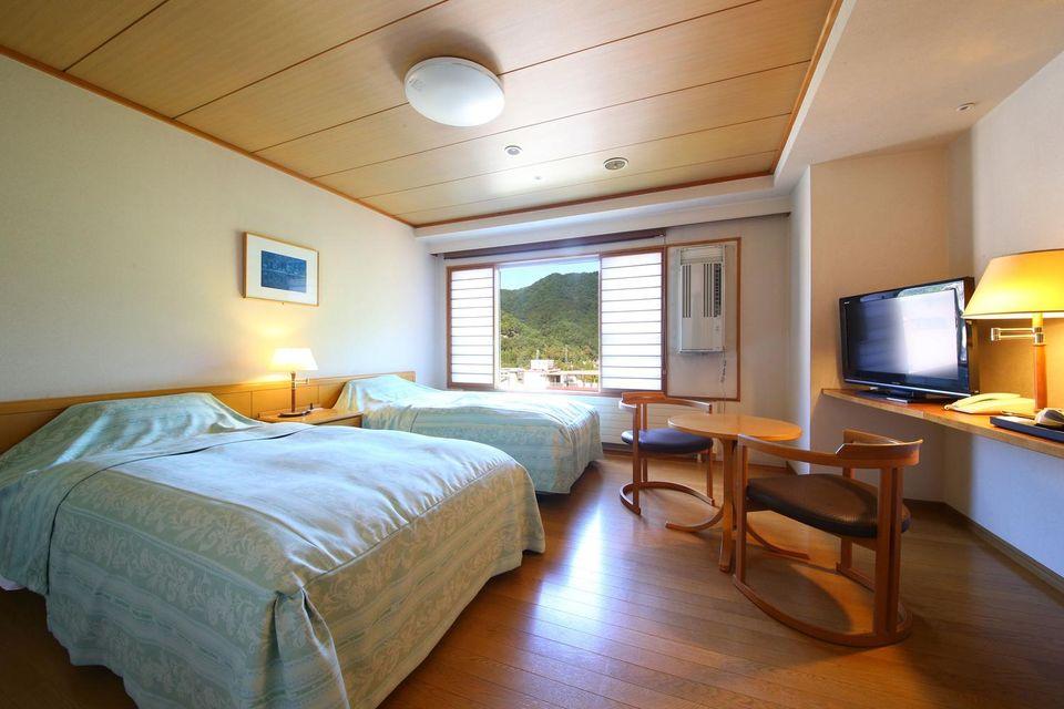 Western, Standard, 2 Double Beds