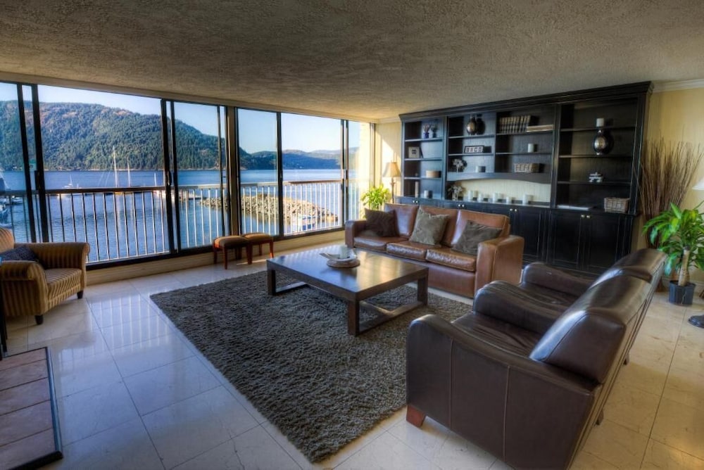 Oceanfront Suites At Cowichan Bay 34/63
