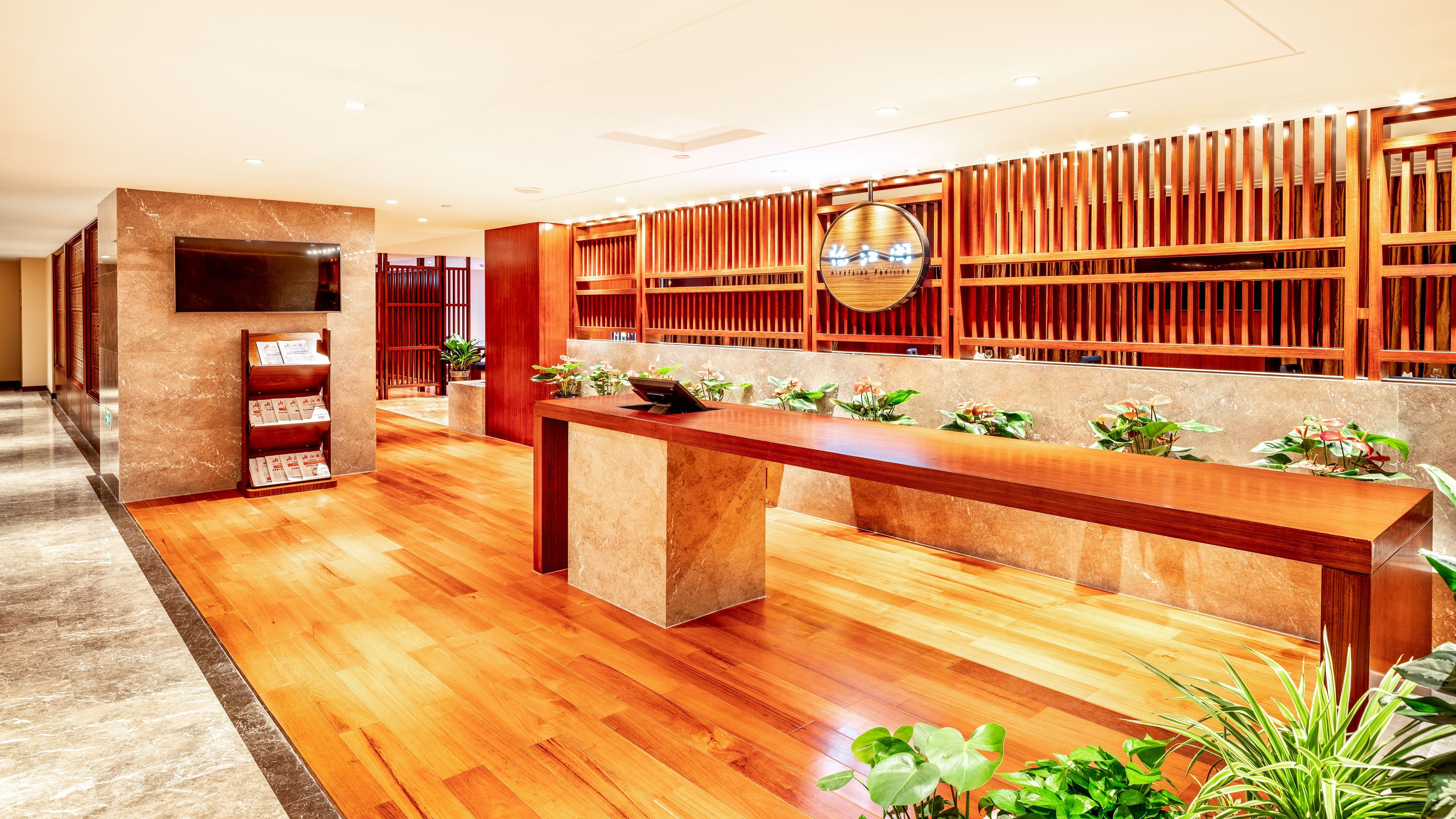 Holiday Inn Neijiang Riverside 12/81