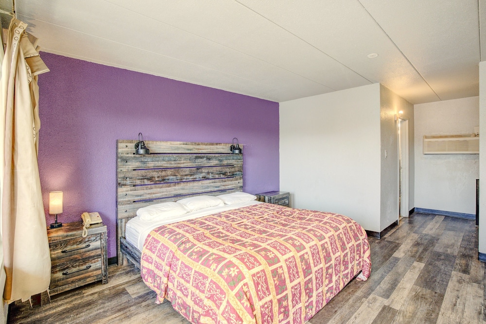 Room, King Bed