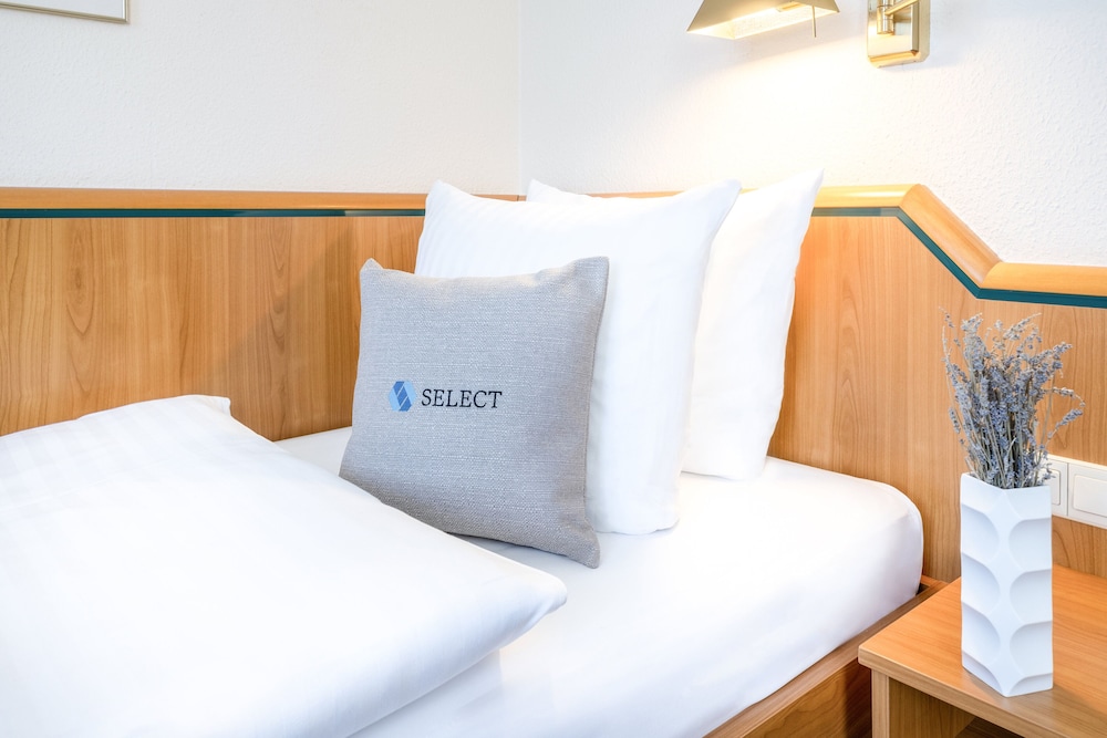 Holiday Inn - the niu, Blade Solingen by IHG 24/80