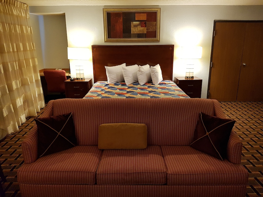 Le Mars Inn & Suites 10/42