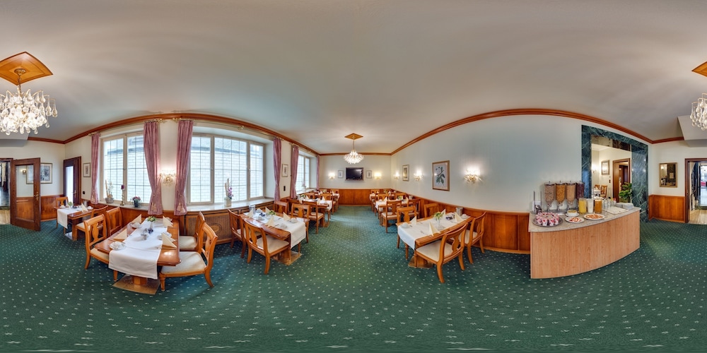 Windsor Hotel 35/49