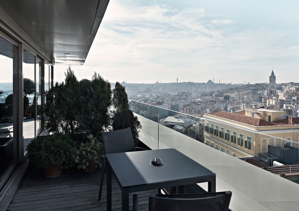 Witt Hotel 37/56