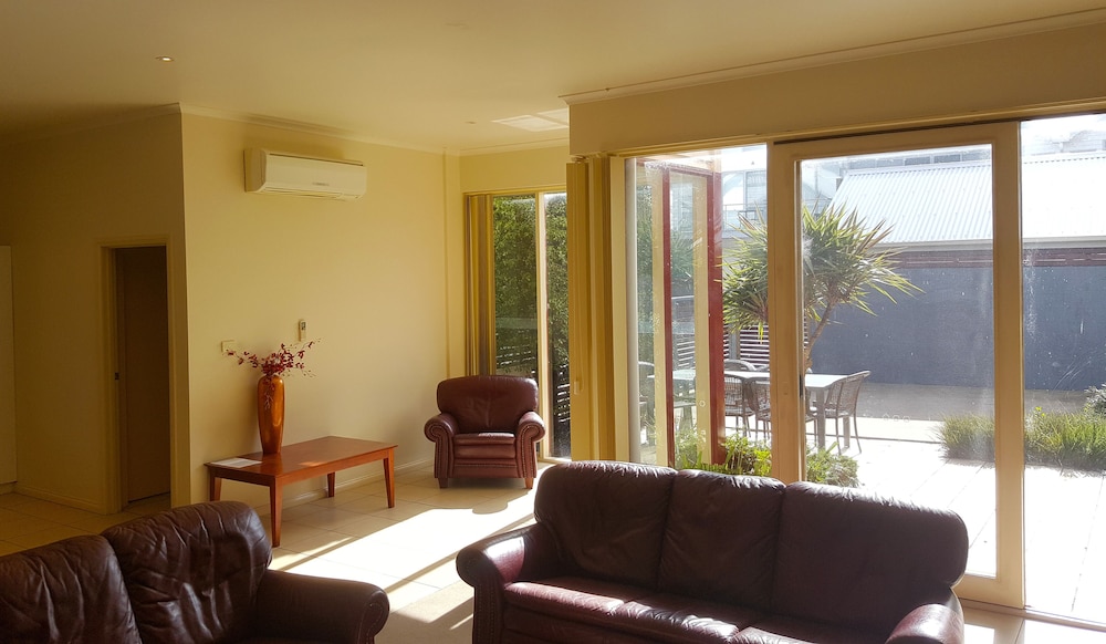 The Victoria Apartments 22/33
