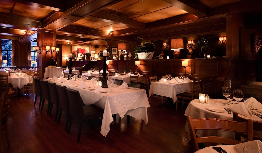 Mountain Side Hotel Whistler By Executive 52/63