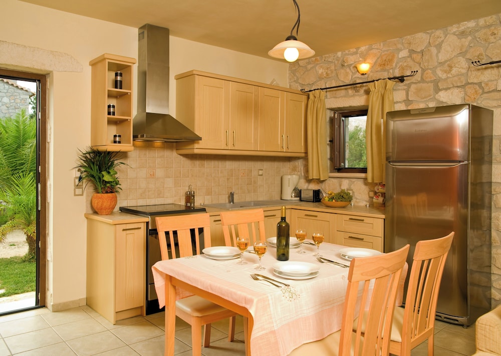 Kymaros Villas 18/36