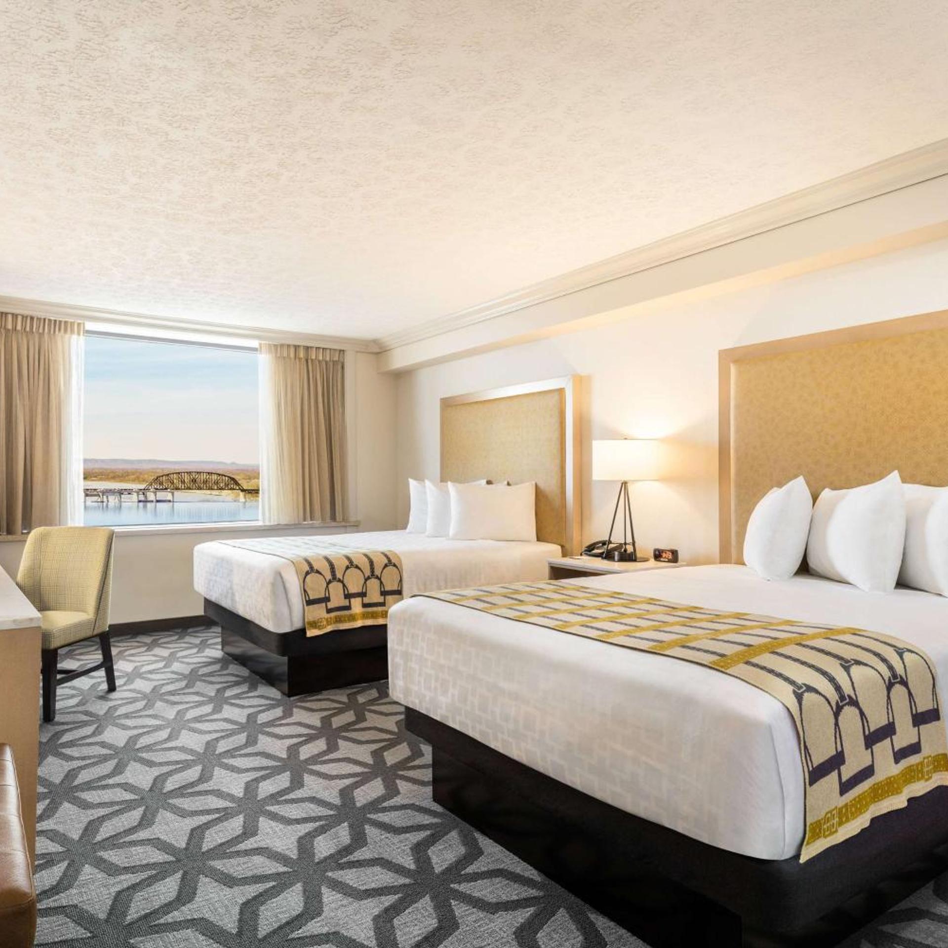 DELUXE, 2 QUEEN BEDS, WEST TOWER