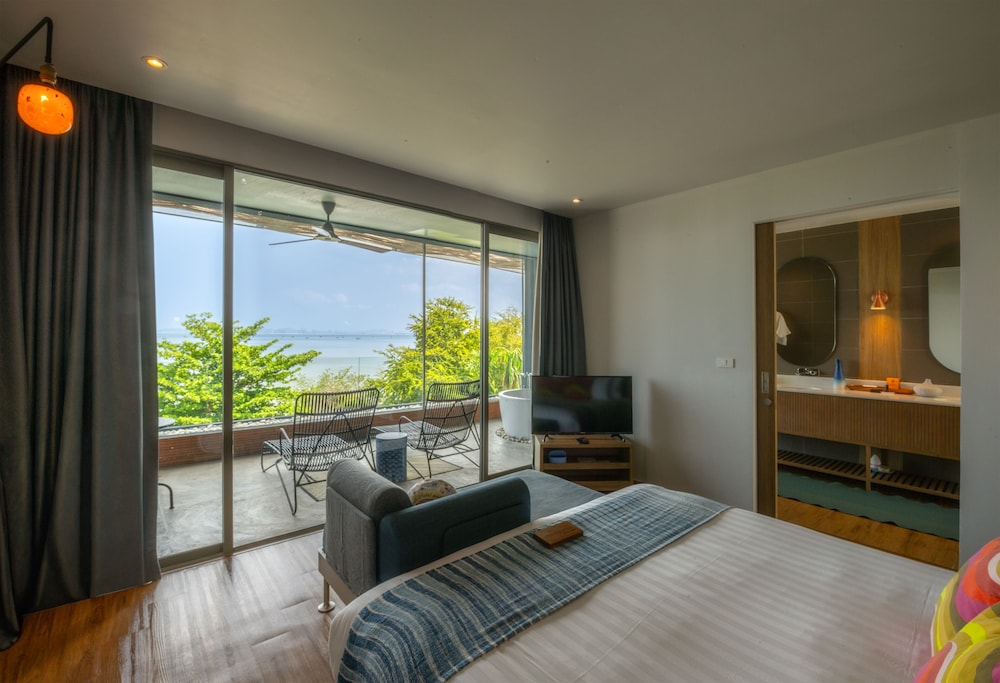 Super, Deluxe, King Bed, Sea View