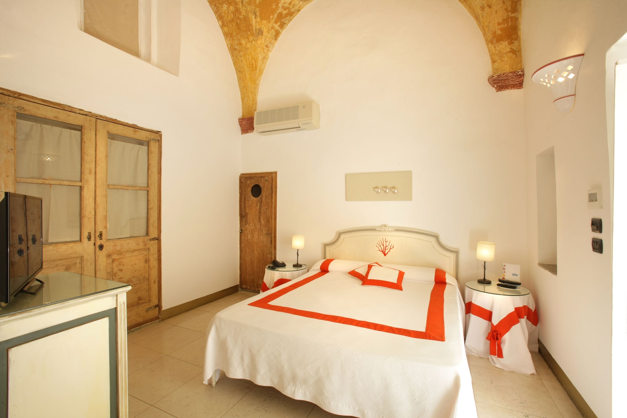 ROOM, SINGLE, DOUBLE BED