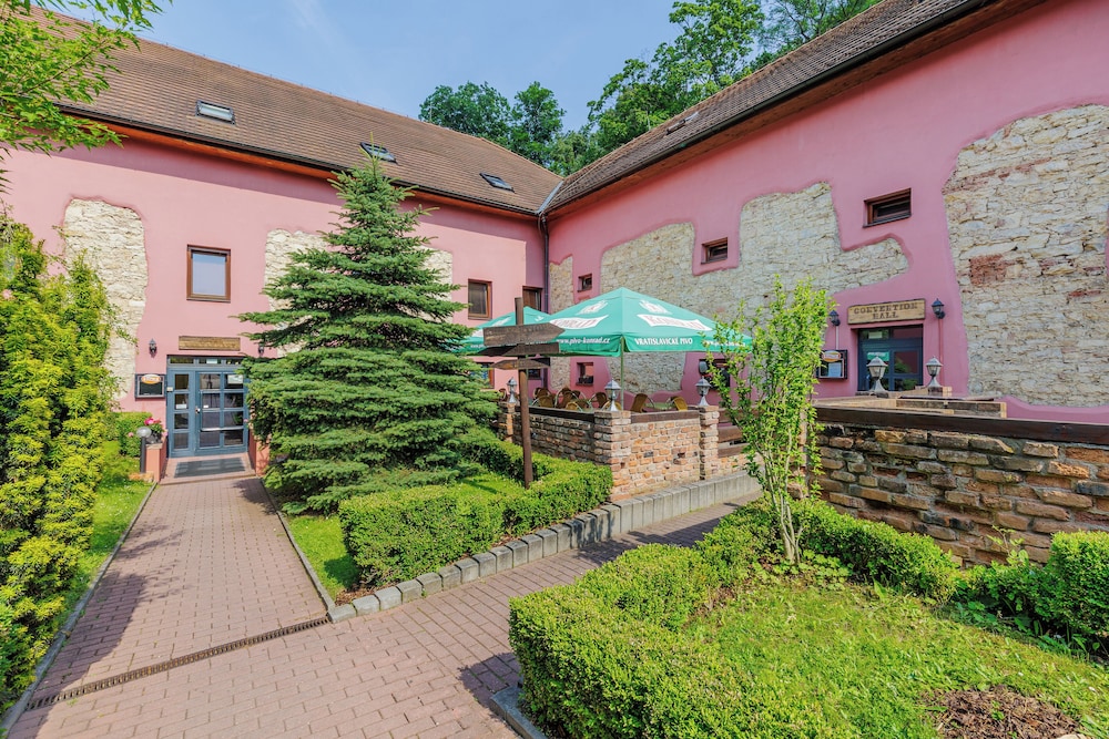 Stary Pivovar Hotel 61/65