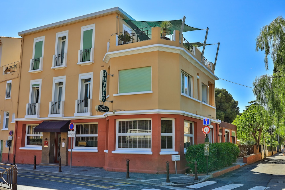 Hotel Provencal 1/50