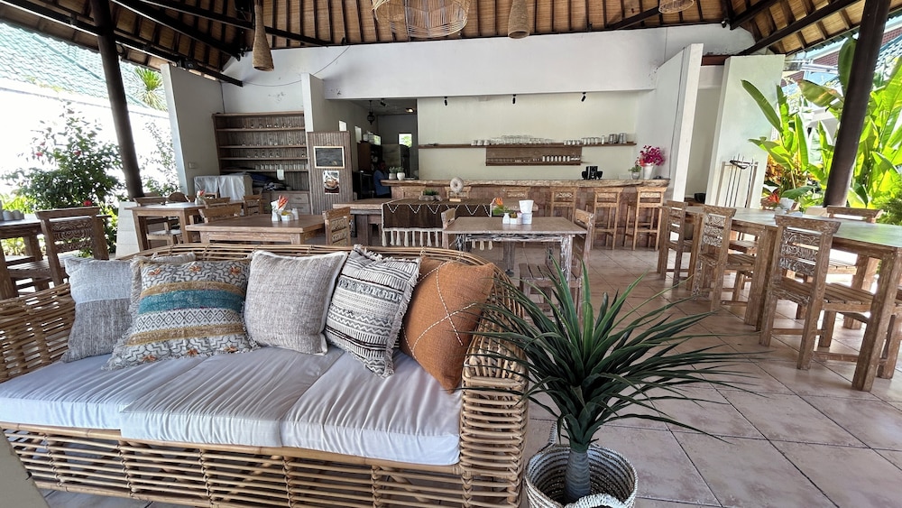 Artemis Villa And Hotel 37/46