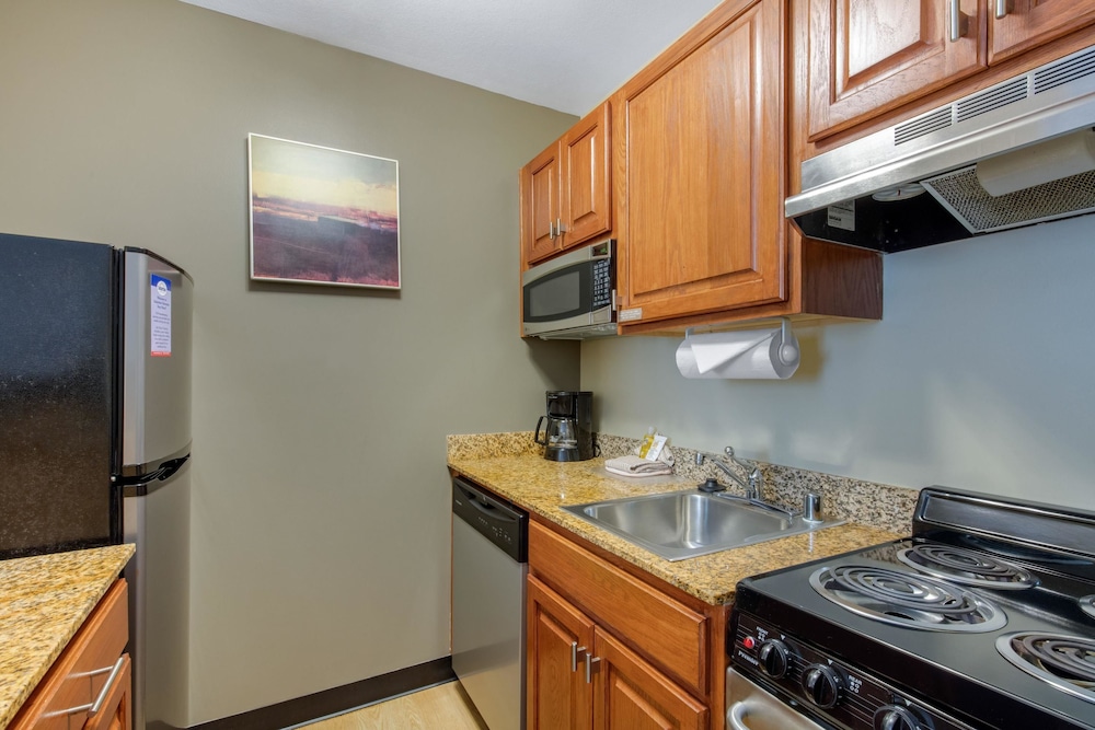 Suburban Studios Birmingham Homewood I-65 17/20
