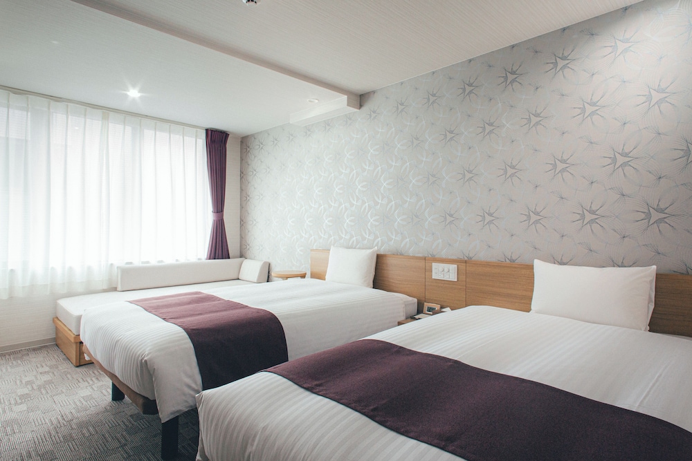 GRAND, ECONOMY, TWIN BEDS