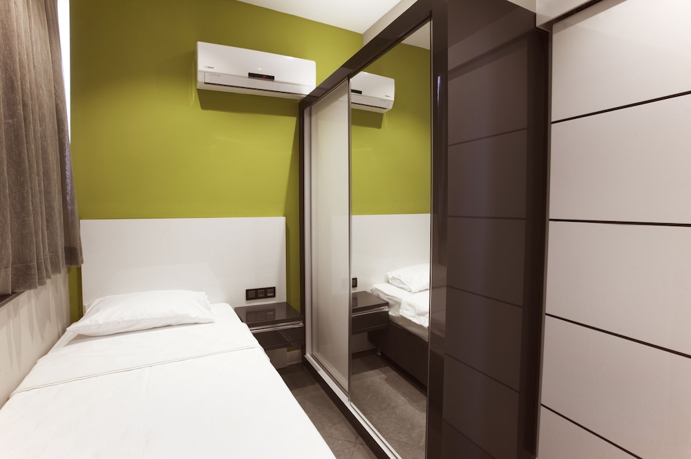 Bmk Suites And Apartments 50/50