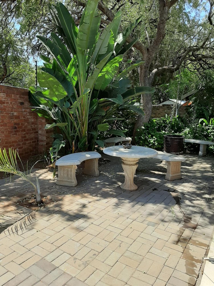 Zebra Guest House 33/41