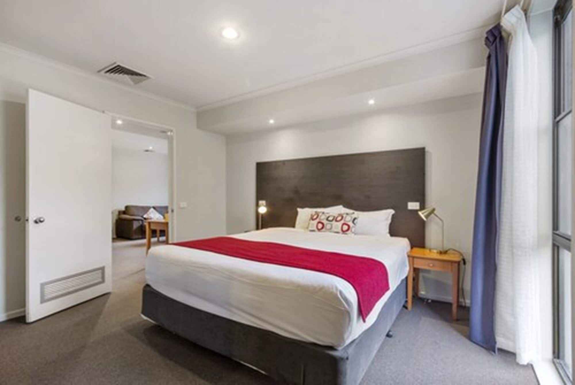 1 BEDROOM, EXECUTIVE, APARTMENT