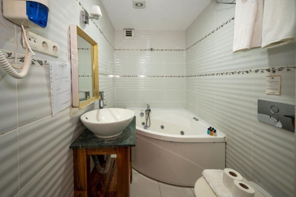 Fuat Bey Palace Hotel 42/44