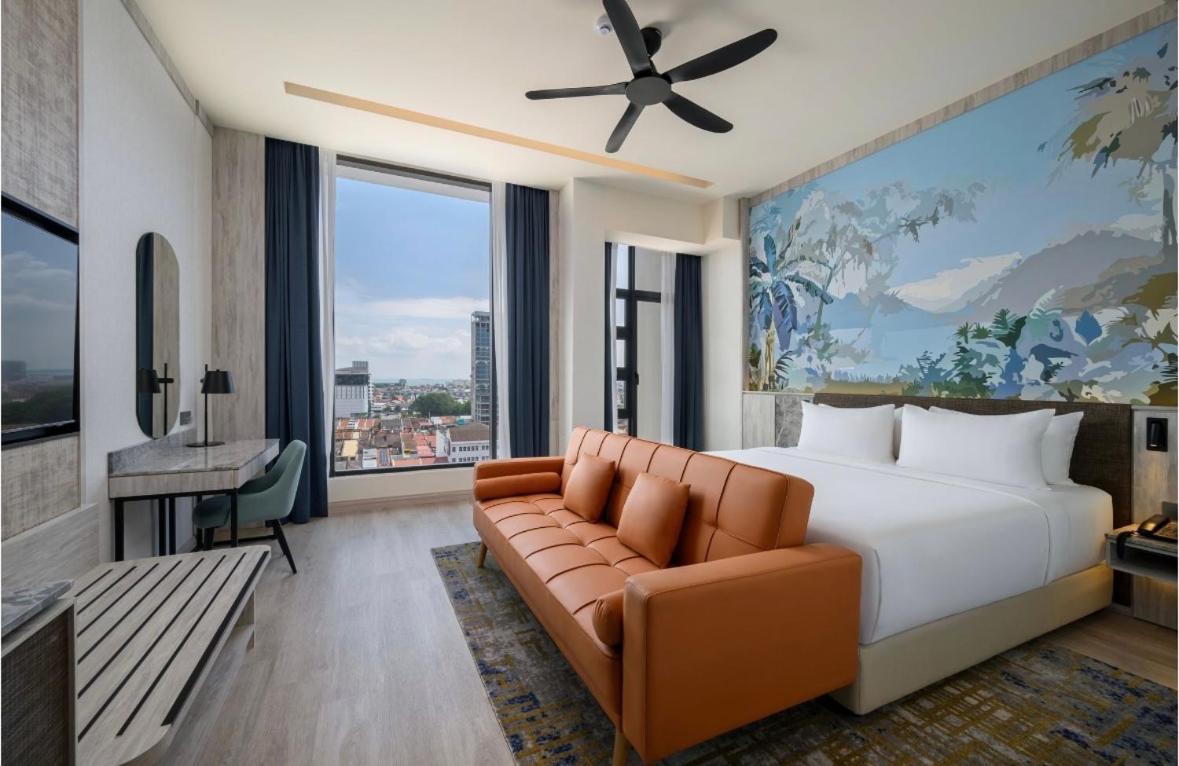 Fifth Avenue Hotel 33/49
