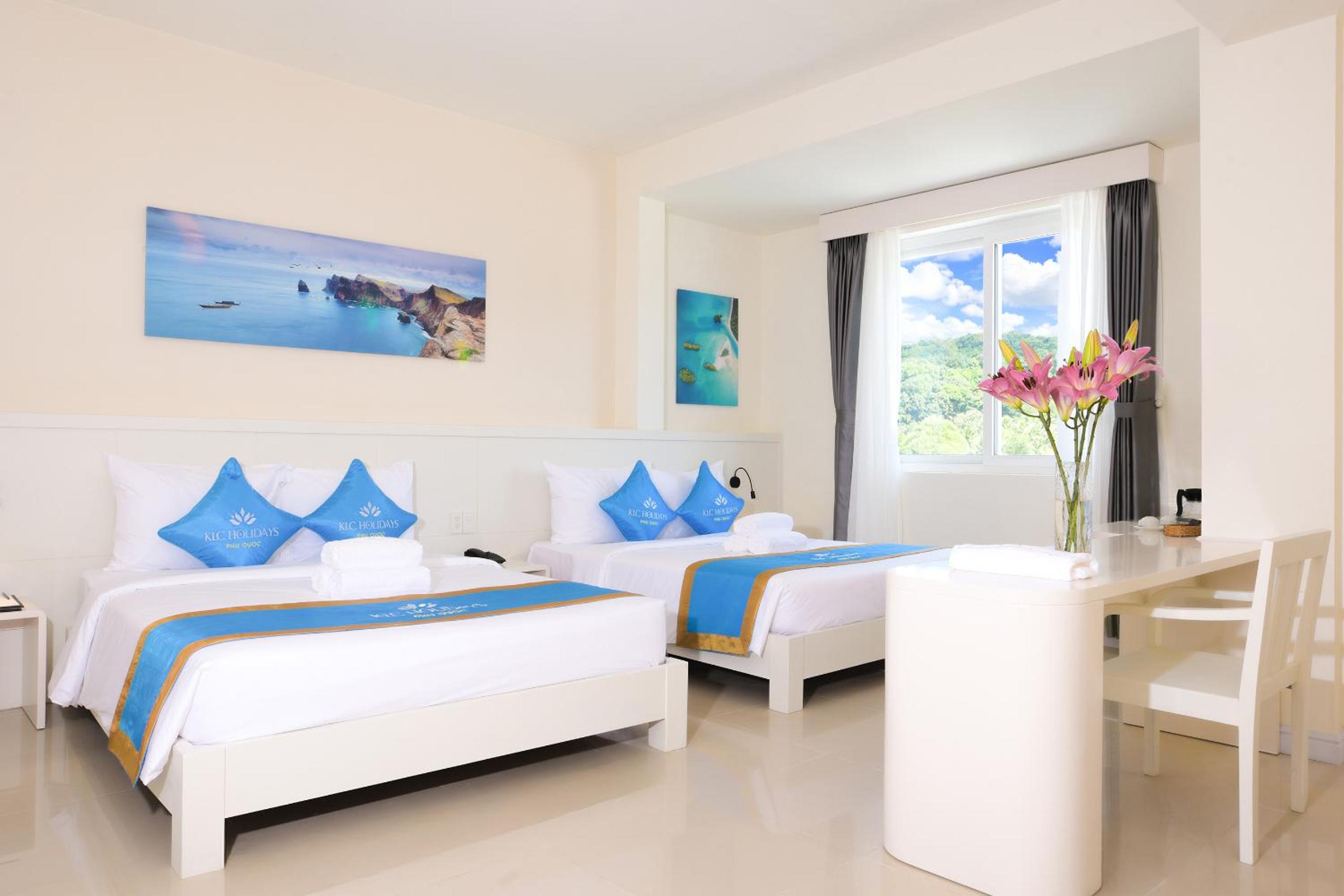Gold Beach Hotel 17/93