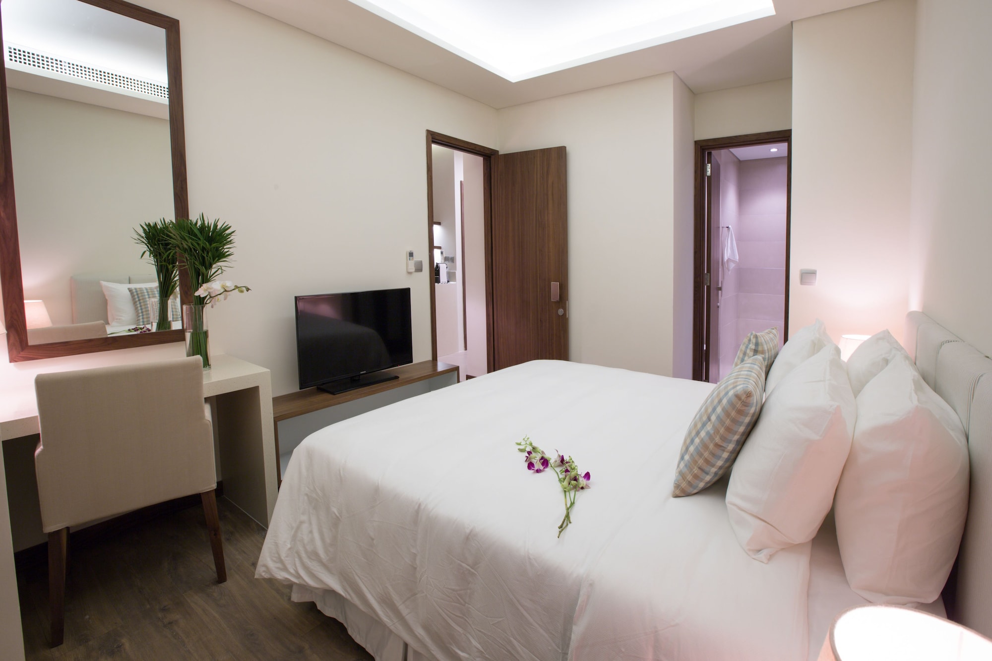 2 BEDROOMS, SUITE, OCEAN VIEW, BALCONY