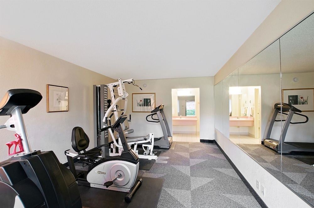 Americas Best Value Inn Ft. Worth Hurst 17/37