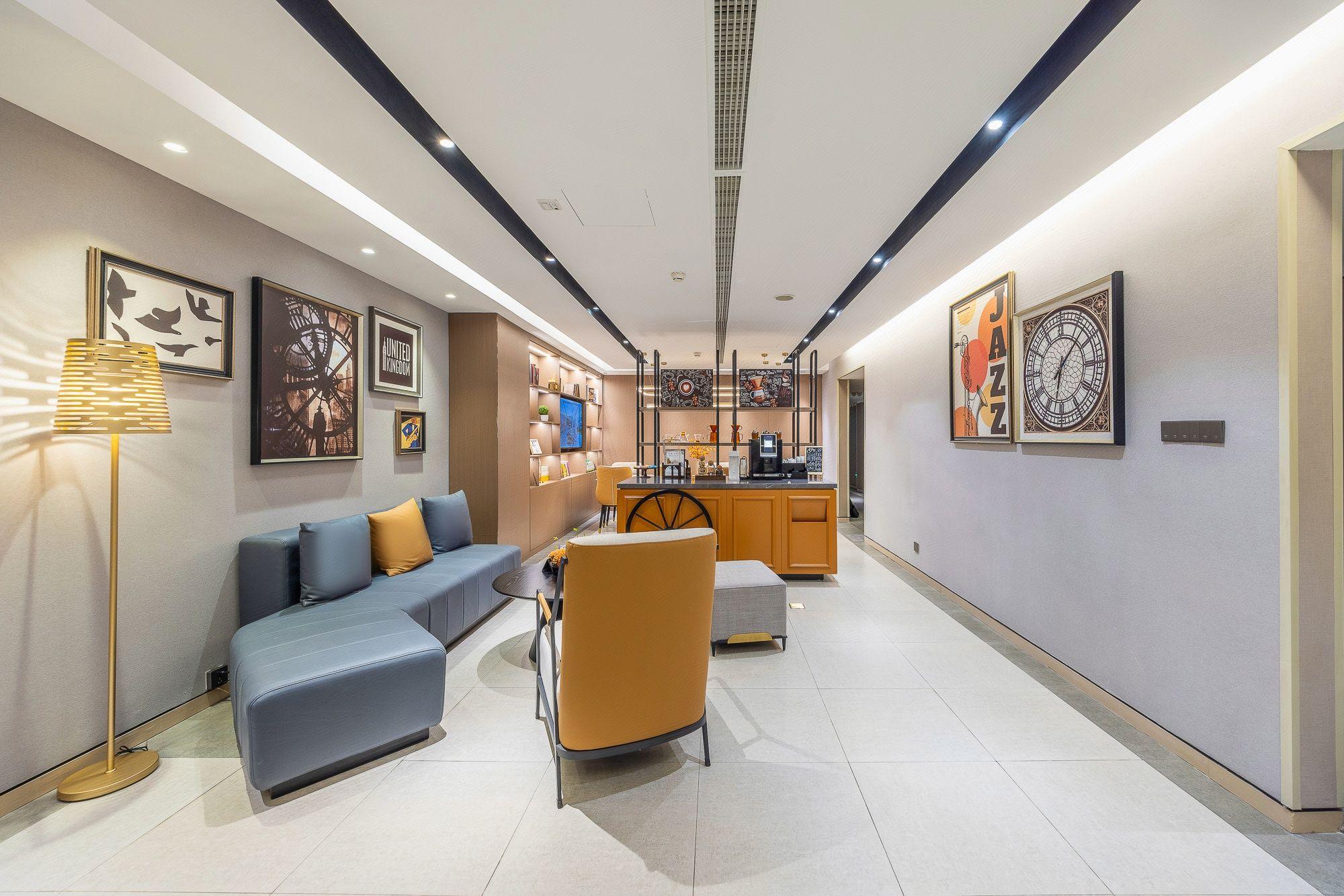 Home Inn Plus (Lanzhou Zhangye Road Xiguan Metro Station) 24/39