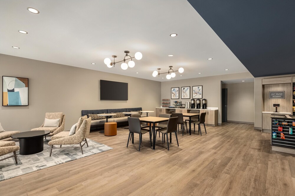 Hyatt Studios Chesapeake 33/44
