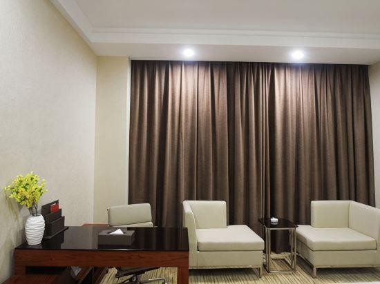 Fangte Dongxiang Hotel 8/12