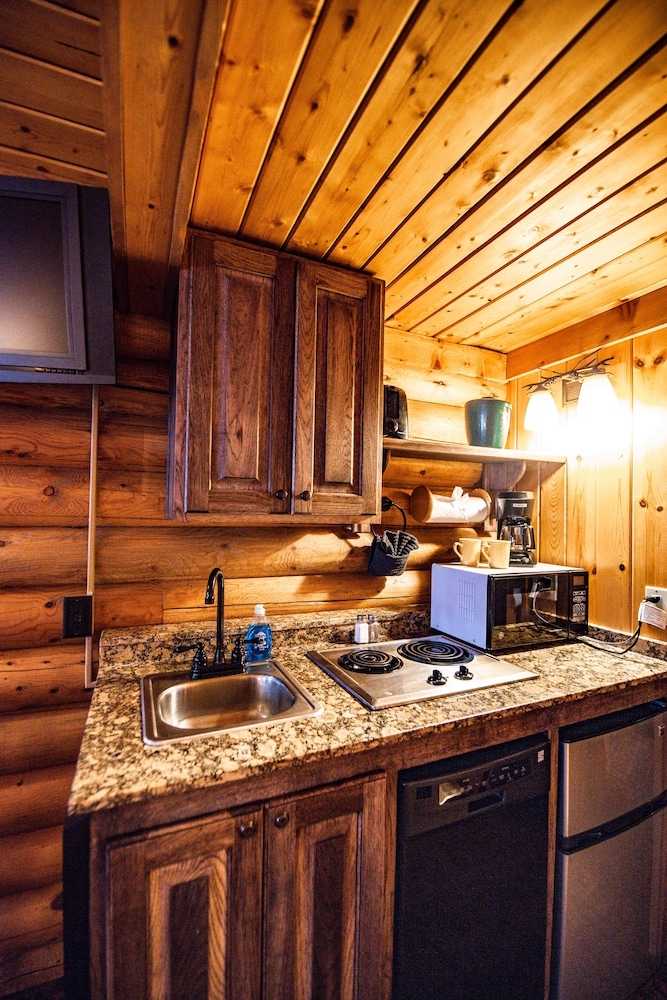 Elk Country Inn 58/68