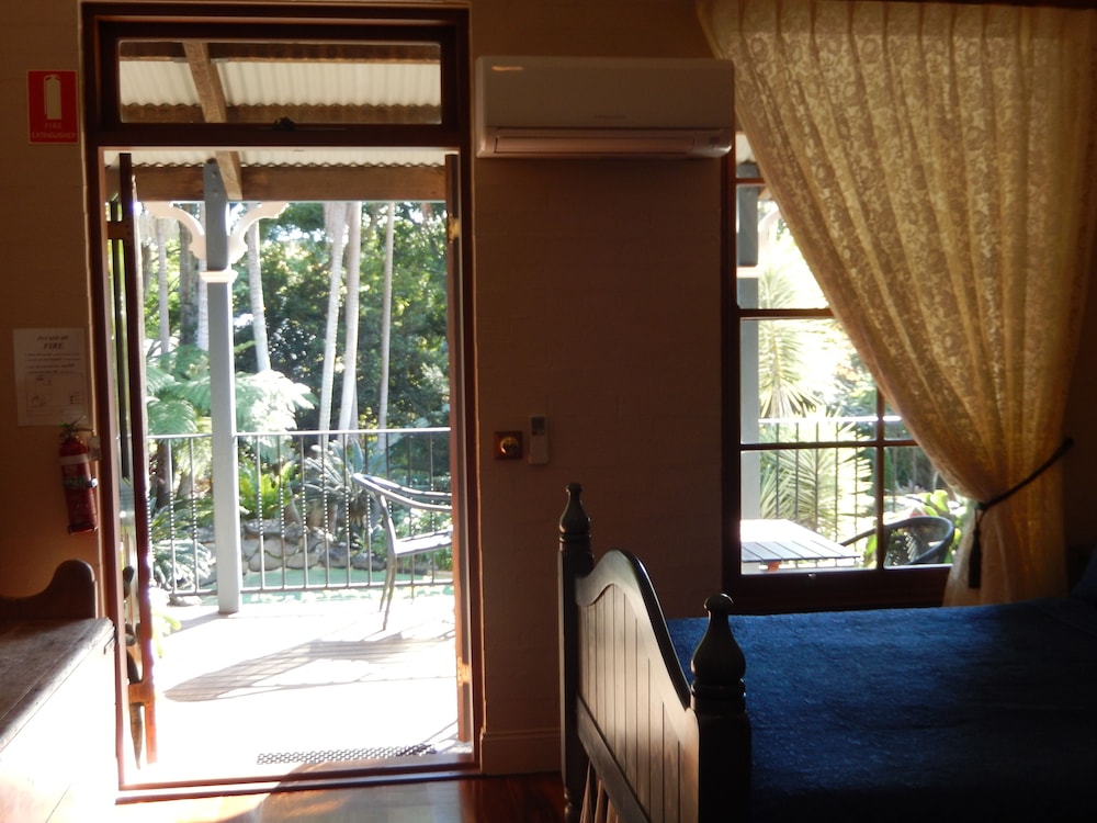 Montville Provencal 10/39