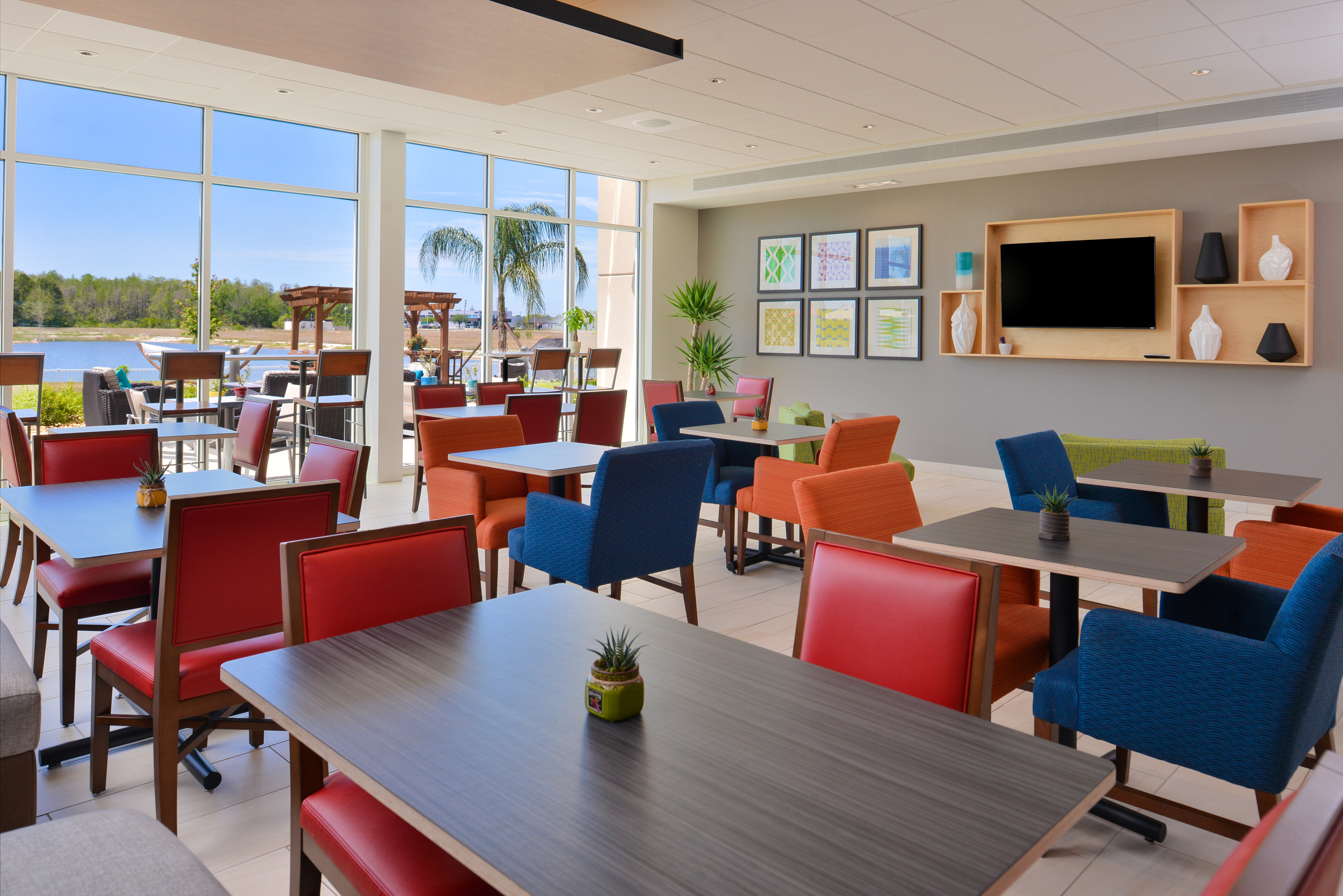 Holiday Inn Express & Suites Trinity 47/72