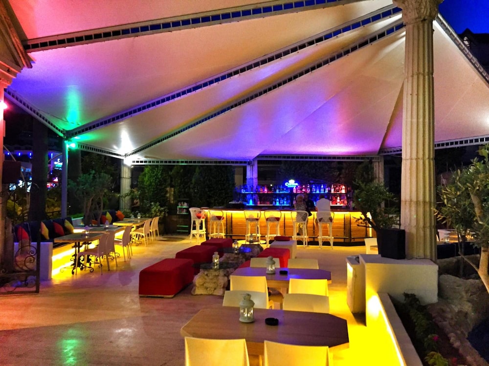 Mitos Apartments 30/50