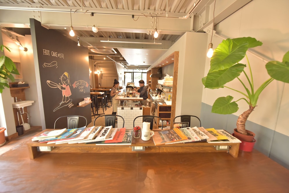 Chillulu Coffee & Hostel 48/55
