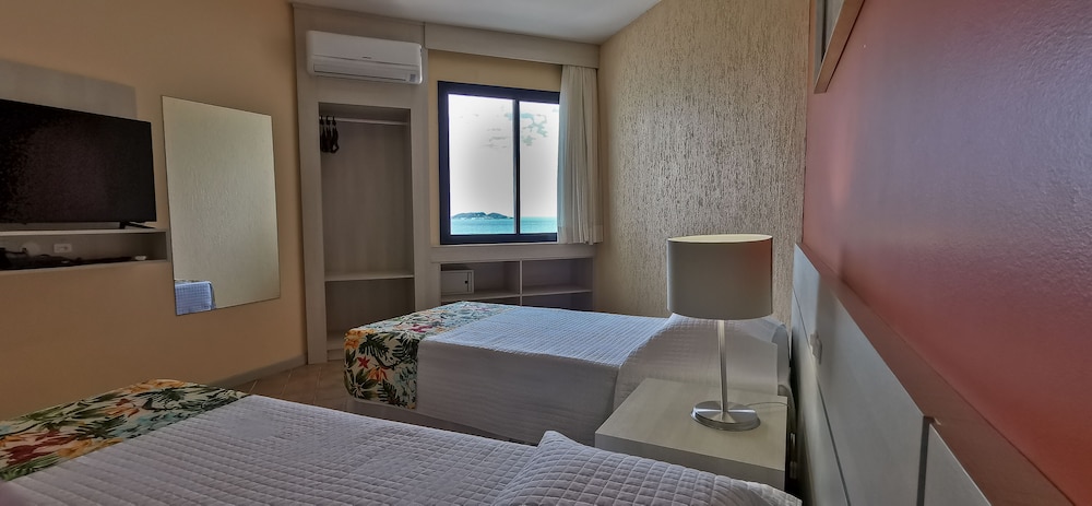 Ingleses Praia Hotel 42/50