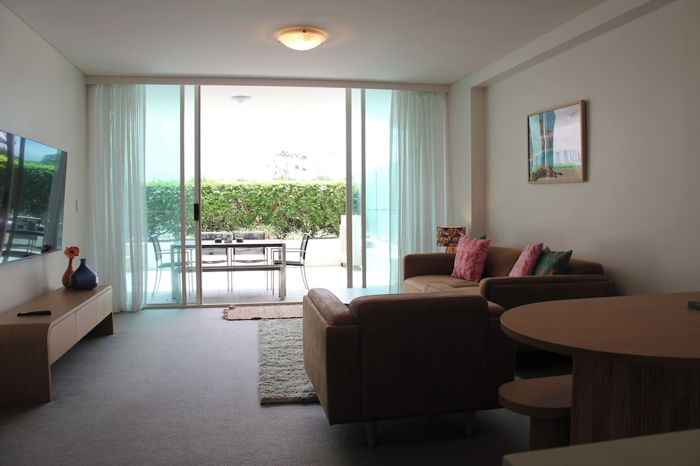 Kirra Surf Apartments 51/75