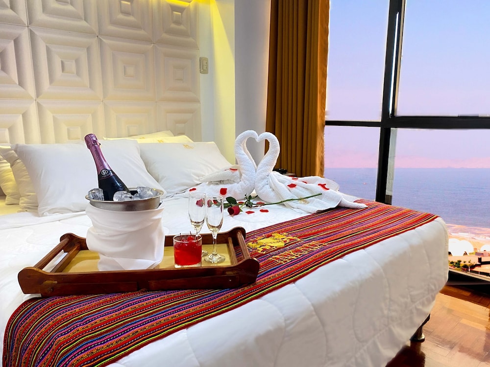 PRESIDENTIAL, KING BED