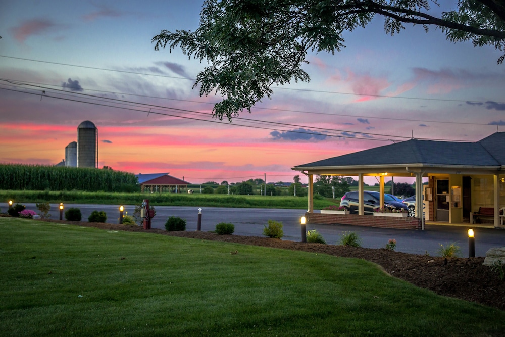 Harvest Drive Family Inn 5/68