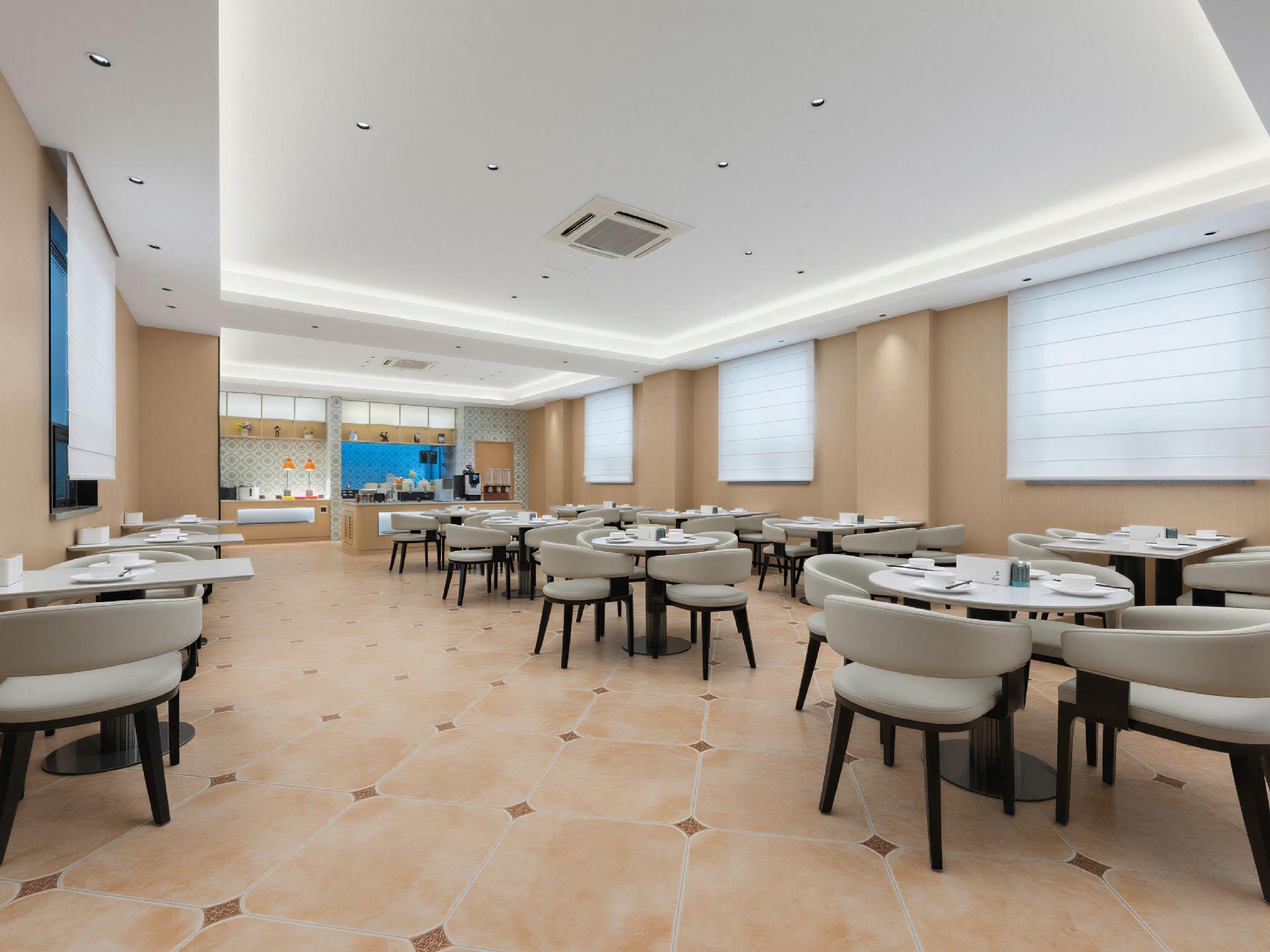 Vienna Hotel (Guangzhou Shiling Leather City) 56/58
