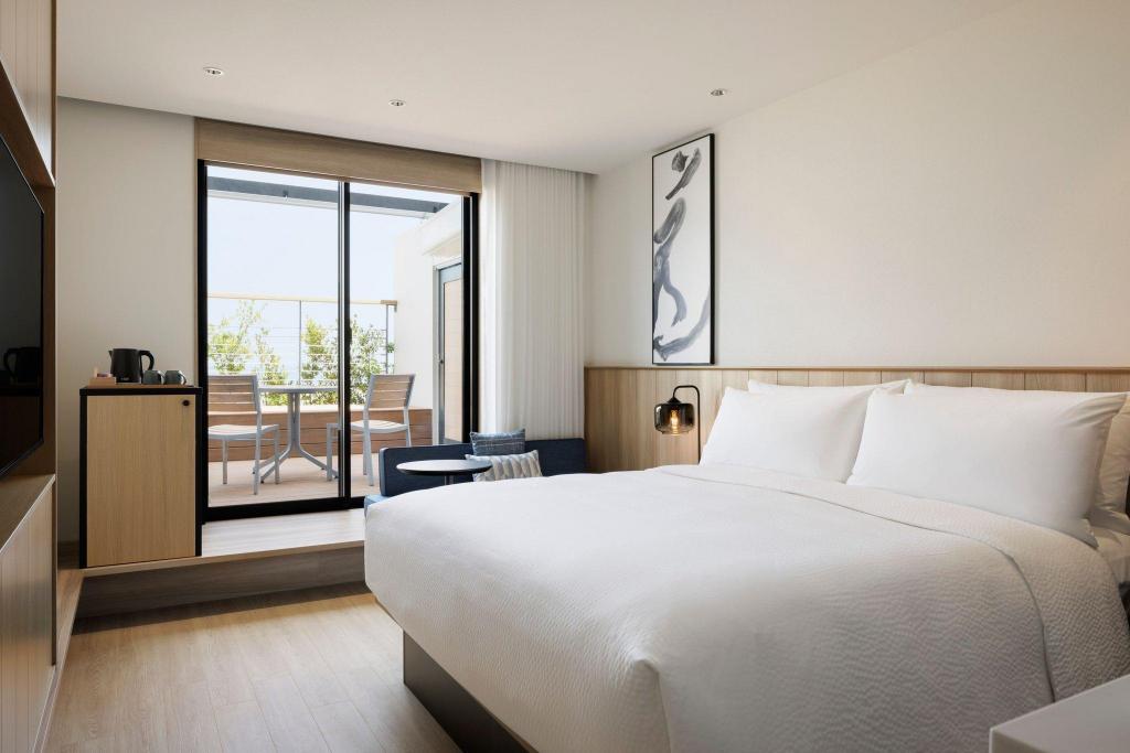 Ocean, Guest Room, King Bed, Ocean View, Terrace