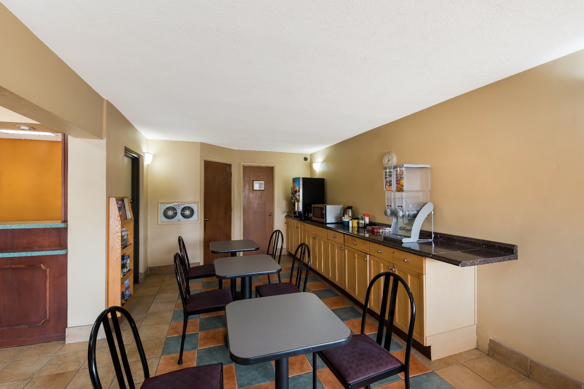 Red Carpet Inn Elkton 20/34