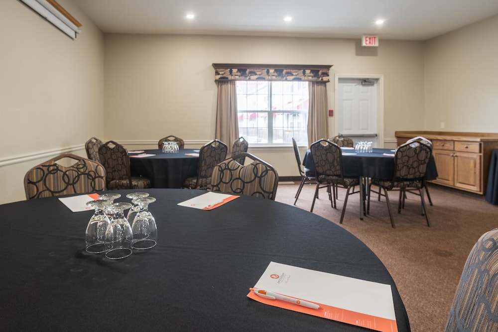 Amsterdam Inn & Suites Moncton 51/63