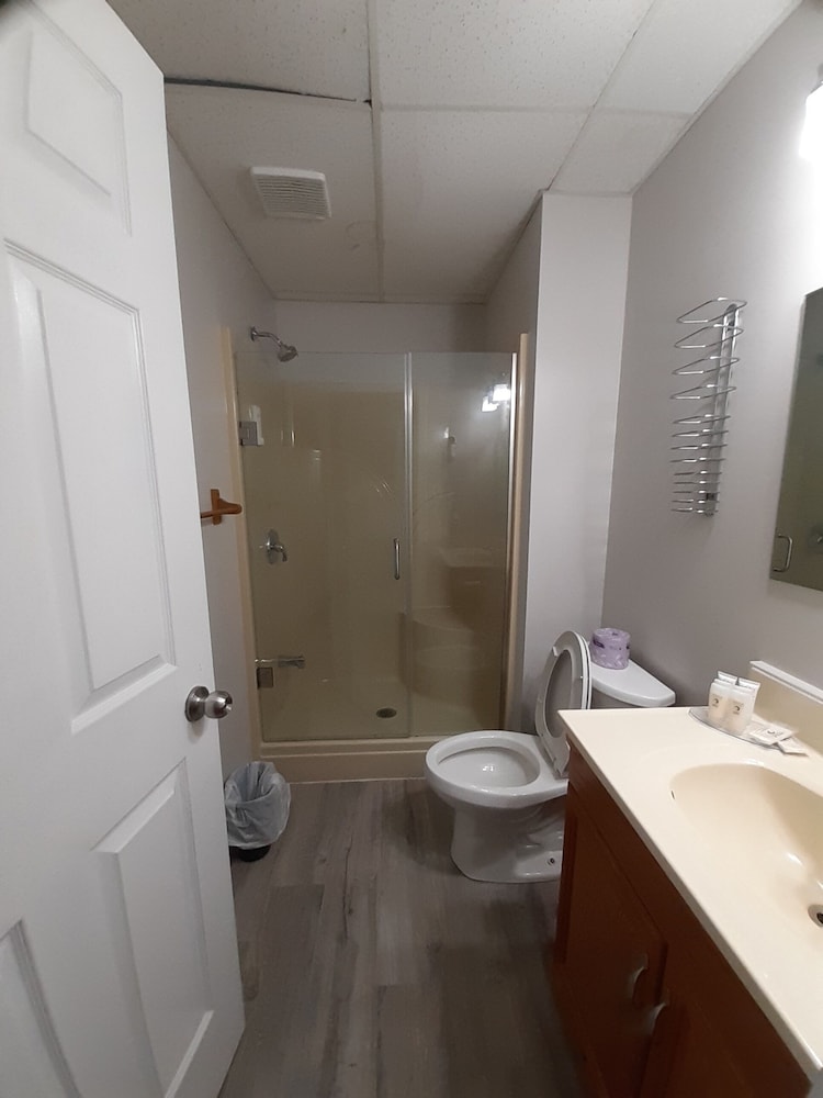 Algonquin Lakeside Inn 47/50
