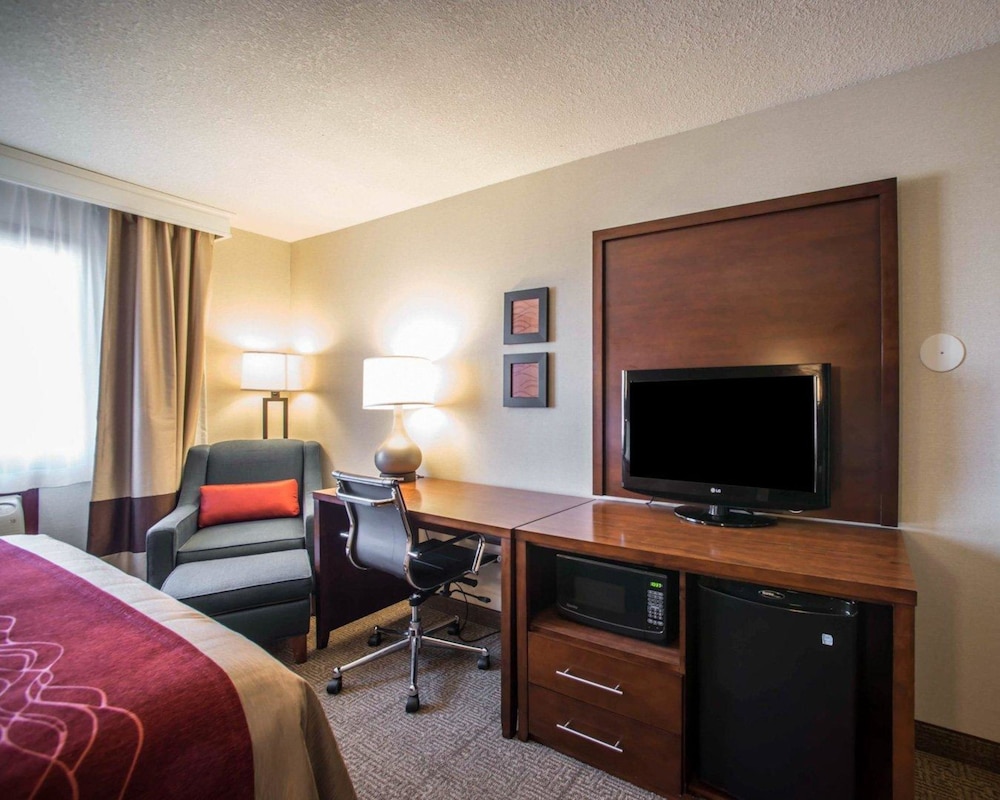Quality Inn & Suites Boonville - Columbia 24/24