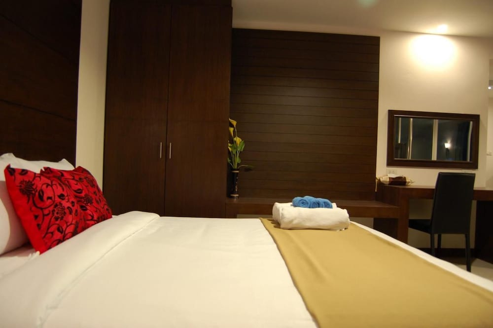 Baan Manthana Hotel 24/50